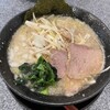 拉麺・呑み喰い処 伊八
