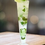 モッチモ・パスタ&CAFE - ヴァージンモヒート￥６００
ライムとキューバミントがたっぷり入ったソーダ
