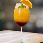 モッチモ・パスタ&CAFE - ヴァージンカシスオレンジ ￥６００
カシスとオレンジ　よく混ぜてお召し上がりください♪