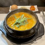 OKKII - 赤カラ麺 3辛 1000円：生卵・もやしナムル・カクテキ付き