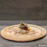 カーサ・デル・チーボ - 短角牛のイチボのカルパッチョに卵黄とサマートリュフ