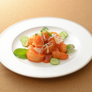 Enjoy the authentic taste! [Shrimp chili sauce] and [Black vinegar sweet and sour pork] are popular menu items.