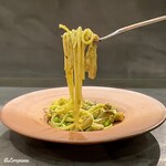 カーサ・デル・チーボ - 馬のトリッパと毛豆のジェノヴェーゼのスパゲッティ