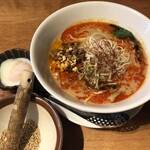 四川担々麺 赤い鯨 - 