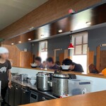 Tonkotsu Chuukasoba Gantare - 水：店頭入り口に給水機あり
      ティシュー：カウンター
      ゴミ箱：店内入り口
      トイレ：店内奥
      味変ツール：なし