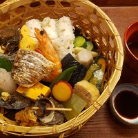 赤坂とゝや魚新 - 炭籠弁当