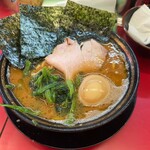 豚骨醤油ラーメン 王道家 - 