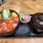 かもめ丸 - ばらちらし丼　ボリュームあり