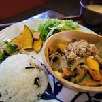 cafe KUKURU - 8月の定食メニュー「ゴーヤとカボチャの炒め物」