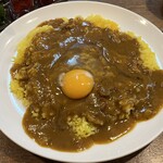 カレー専門店 ビィヤント - ビーフカレー中辛¥770＋生卵¥50 生卵の乗せた後