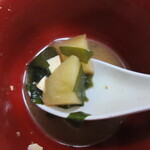 三喜食堂 - 味噌汁の具は豆腐､ワカメ､そして馬鈴薯