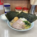 寺田家 - ラーメン750円・海苔追加50円・味玉50円・小ライス100円