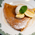 ムッシュ ペペ - レモンバターのクレープ爽やかさと自家製レモンコンフィを練れ込んだレモンバター使用