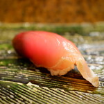 にぎり鮨 一五〇 - 藁焼きカツオ