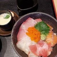 大漁市場 なるみ乃 薬院店 - 