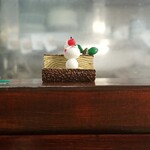 キッチン ブルー グローブ - 一番奥の席の置物