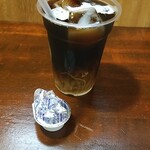 キッチン ブルー グローブ - ミルクを入れます