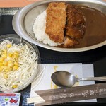 Rettsu Go Kare - カツカレー３辛 800円＋サラダ180円