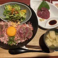 馬刺しと焼き鳥 グルマン三年坂 - 