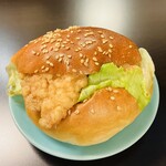 パーネ デリシア - 油淋鶏バーガー