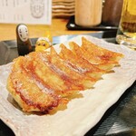 ぎょうざ処 亮昌 - 焼餃子 390円
            1人前は6コです