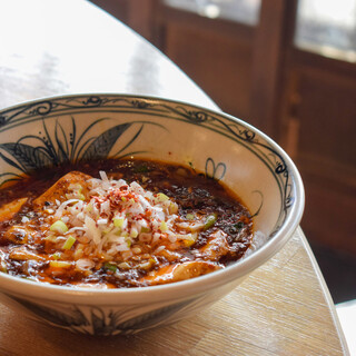 Check out the authentic mapo tofu prepared without compromise!