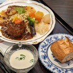 Youfuu Shokudou Miyachou - ハンバーグと魚料理の盛り合わせランチ
