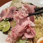 酒肴場 屯 - 低温調理のカタロースチャーシューもたっぷり