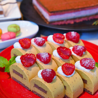 There are 25 types of Sweets made by pastry chefs♪ There are also seasonal items.