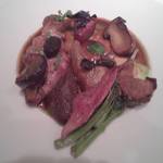 レストラン コバヤシ - フランス　ラカン産エトゥフェ鳩のロースト　レバーペースト　季節の野菜・キノコ添え