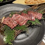 白頭山 - 多分ハラミ並　1人前　フライングして焼いたから残り四枚