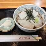 Shousetsu an - 松雪庵(しょうせつあん)(青森県上北郡七戸町上町野)当店名物 イカそば 時価 1,300円