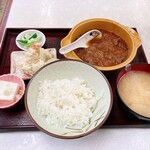 ゆたか食堂 - 日替わりの牛たんシチュー定食をご飯半分で。