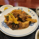 徳勝楼 - 豚角と野菜醤油煮込