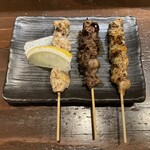 ちろり家 - もも（130円） 
            せせり（130円）
            ハツモト（150円）