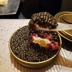 西麻布 焼肉 X - キャビアと角切りユッケ(但馬玄)