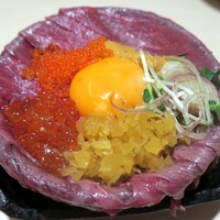 豚料理 酔狂割烹 伊達 - 牛あぶり雲丹・いくら贅沢玉子かけご飯￥1600