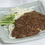 居酒屋かぐら - ほかでは見たことがないくらい肉味噌たっぷりです。