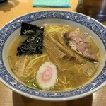 青葉 - 中華そば ¥830（価格は訪問時）　