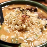 Ganson Inniku Ramen Shouraku - こく赤ラーメン・にんにくがば入り