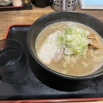 暗黒中華そば 雷電 - ナショナルニボグラフィック（税込850円）