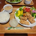 らんまん食堂 - おいしいサラダと唐揚げ(しお味・税込1,000円)