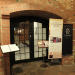 ラ・ブリック - 明治9年に創業された日本人の手による初のビール工場
      サッポロビールの前身である開拓使麦酒醸造所だった跡地に造られた
      サッポロファクトリー・レンガ館の中にあります。