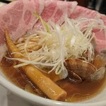 くそオヤジ最後のひとふり 尼崎店 - あさりらーめん(チャーシュー二枚追加)