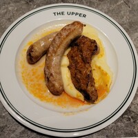 THE UPPER - ソーセージ盛り合わせ －自家製ソーセージ、ブータンブラン、トゥールーズソーセージ、ジャガイモのピュレ－
