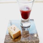 ビーツと雉のカルド、フォアグラムースのウェハースサンド