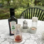 カフェブロッサム - オリーブオイル・ワインビネガー・胡椒・ピンクソルト