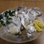 Directly delivered from Ako, Hyogo Prefecture! raw oysters