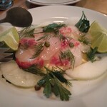 リボリータ エ サルメリア - シマアジと水ナスカルパッチョ　梨添