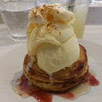 Promessa - 大きくて、たっぷりアイスが乗ってます。